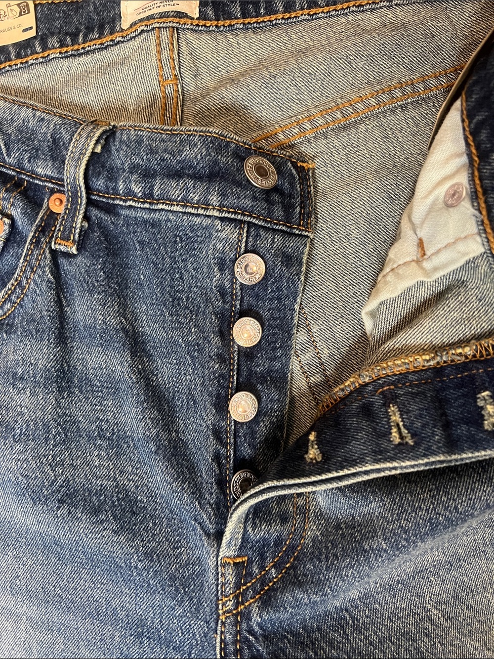 Levi's Women's Straight Leg Blue Denim Jeans with Stud Embellishment - Picture 6 of 8